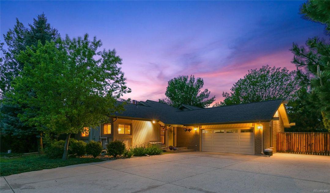 3889 S Elkhart Street, Aurora CO 80014 Town and Country Realty of Denver