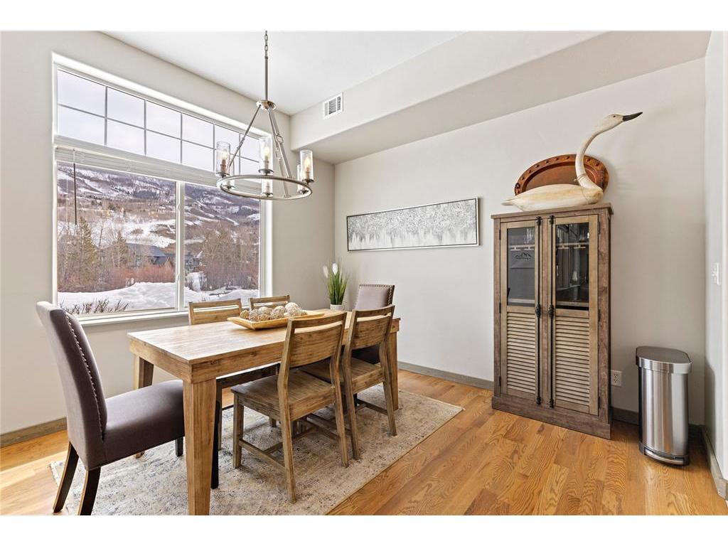 4 Bedrooms 4 Bathroom 1914 sq.ft.